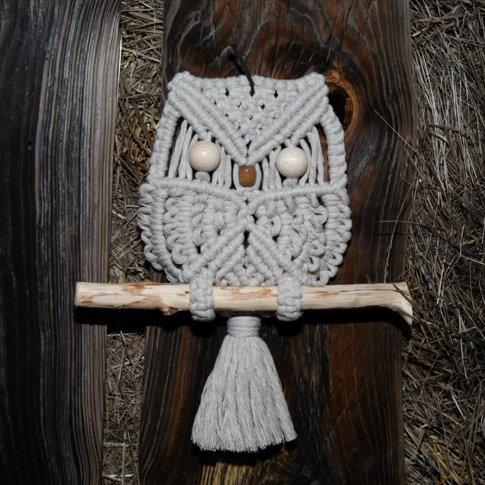 handmade-macrame-zavesna-dekoracia-mayak-suvinka-rezna-01