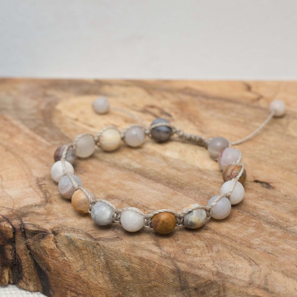 Shamballa-Armband aus Crazy Lace Achat, Weißer Achat, Brauner Achat & Bambusblatt Achat