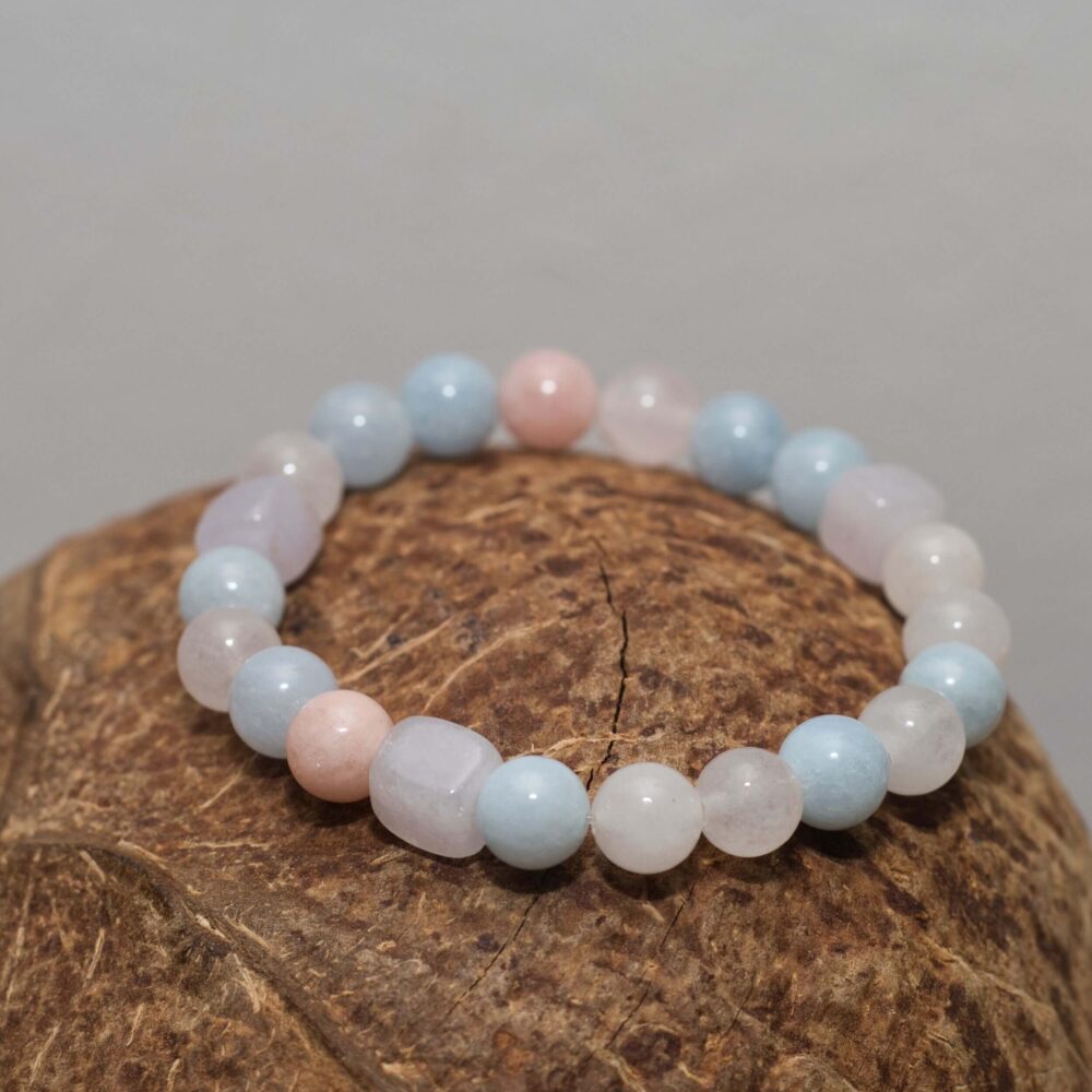 Pastellarmband aus Morganit, Aquamarin und Rosenquarz – feminin, elegant und unschuldig