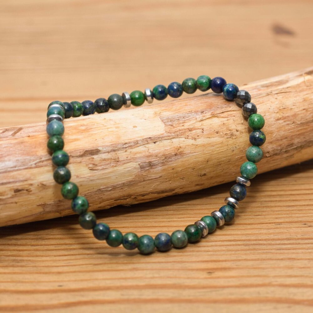Minimalistisches Armband aus Azurit & Hämatit – handgefertigter Edelstein Schmuck für Frauen & Männer.