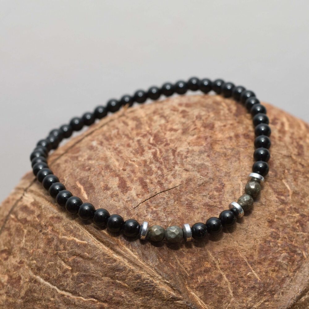Minimalistisches Armband aus Schwarzem Achat, Hämatit und Pyrit – Schutz & Energie