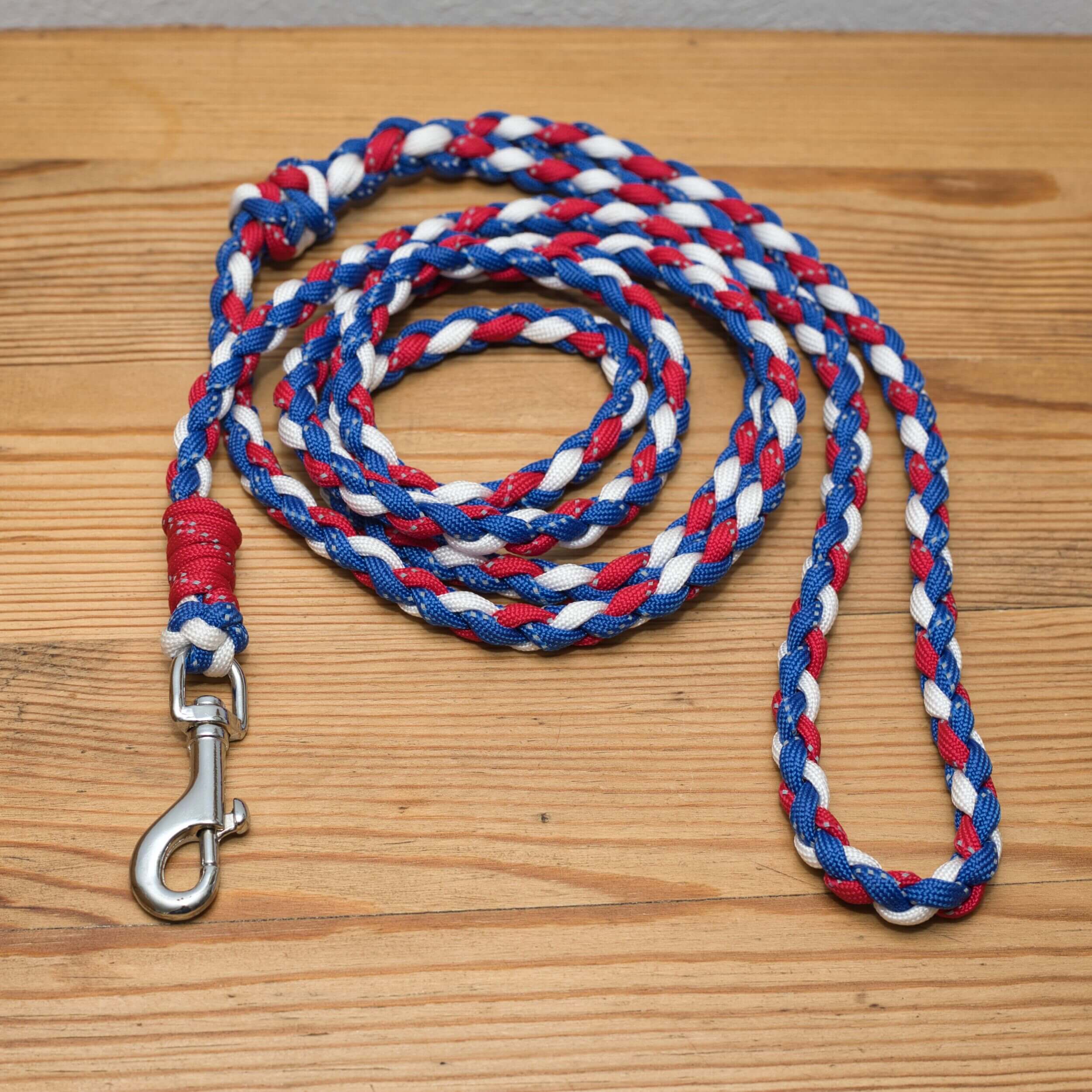 Reflektierende Paracord Hundeleine 4-fach Standard mit ergonomischem Griff